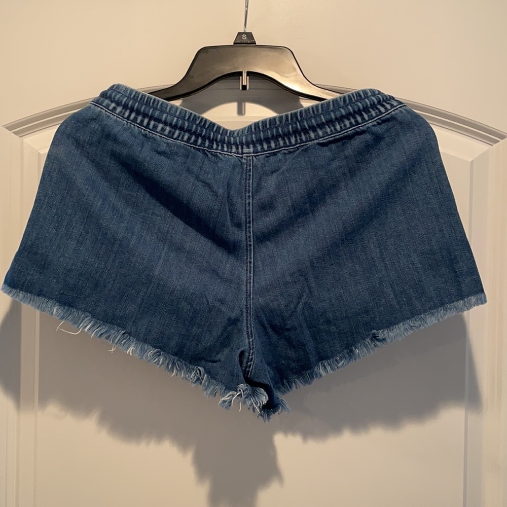 Shorts - Picture 2 of 2